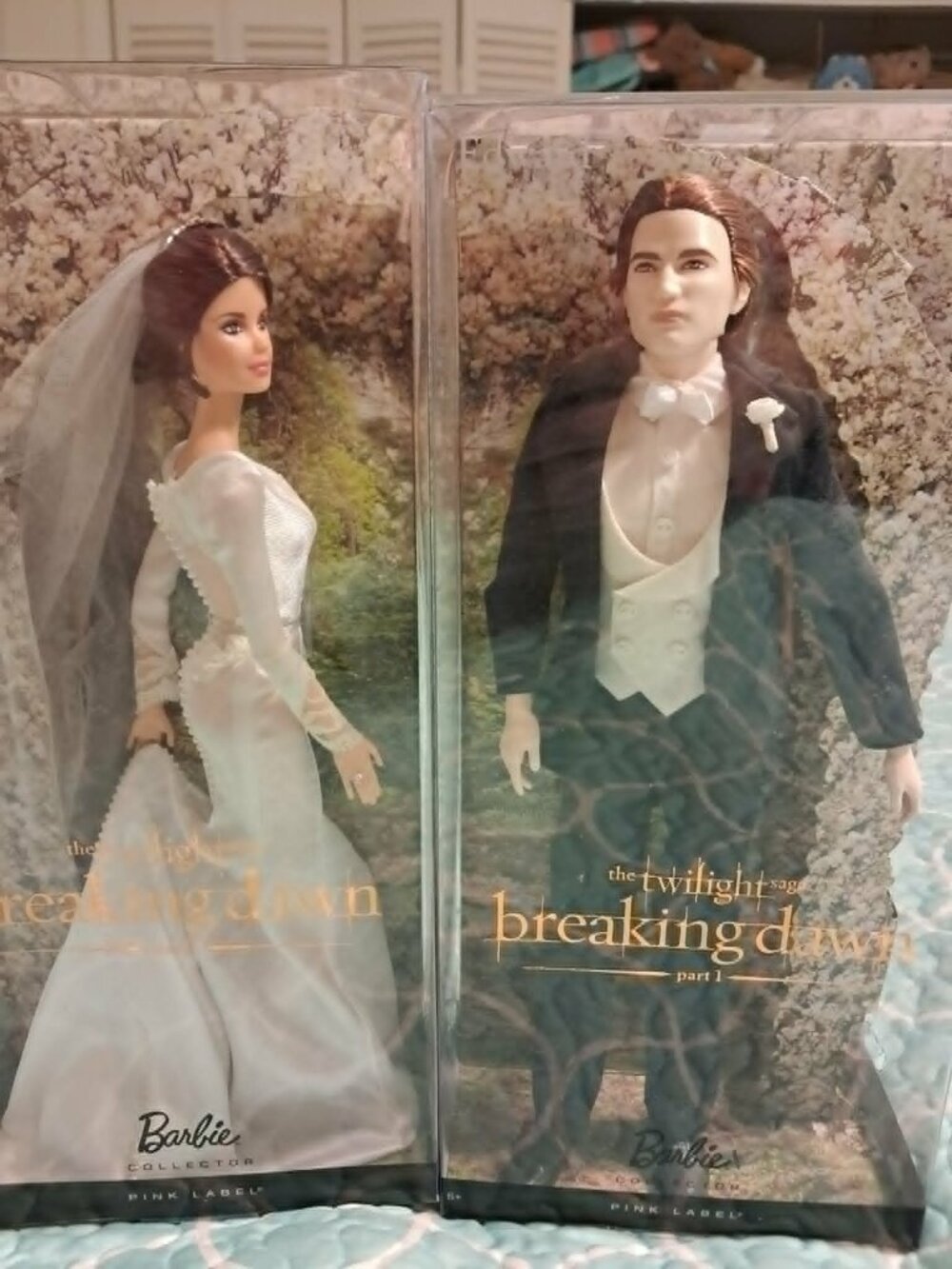 TWILIGHT BREAKING DAWN BARBIE WEDDING SET EDWARD & BELLA NEW